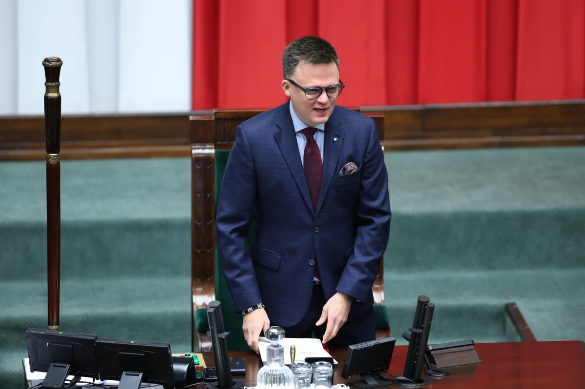 Sejm uchwalił w piątek nowelizację budżetu na 2024 r. Zwiększa ona tegoroczny deficyt budżetowy o ponad 56 mld zł; ma być on nie większy niż 240,3 mld zł. Nowela przewiduje też przekazanie samorządom dodatkowe 10 mld zł.