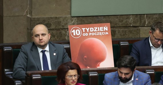 Sejm skierował do dalszych prac w komisji poselski projekt nowelizacji Kodeksu karnego ws. częściowej dekryminalizacji aborcji.