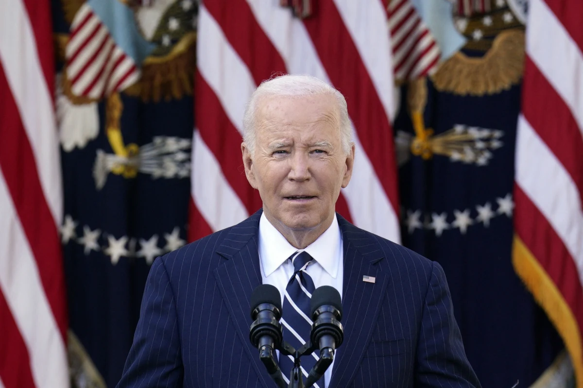 Joe Biden zniósł zakaz wysyłania na Ukrainę amerykańskiego personelu, który może pomóc w naprawach sprzętu dostarczanego przez Stany Zjednoczone. Jak informuje CNN, powołując się na urzędnika amerykańskiej administracji, chodzi głównie o konserwację samolotów F-16 i systemów Patriot.