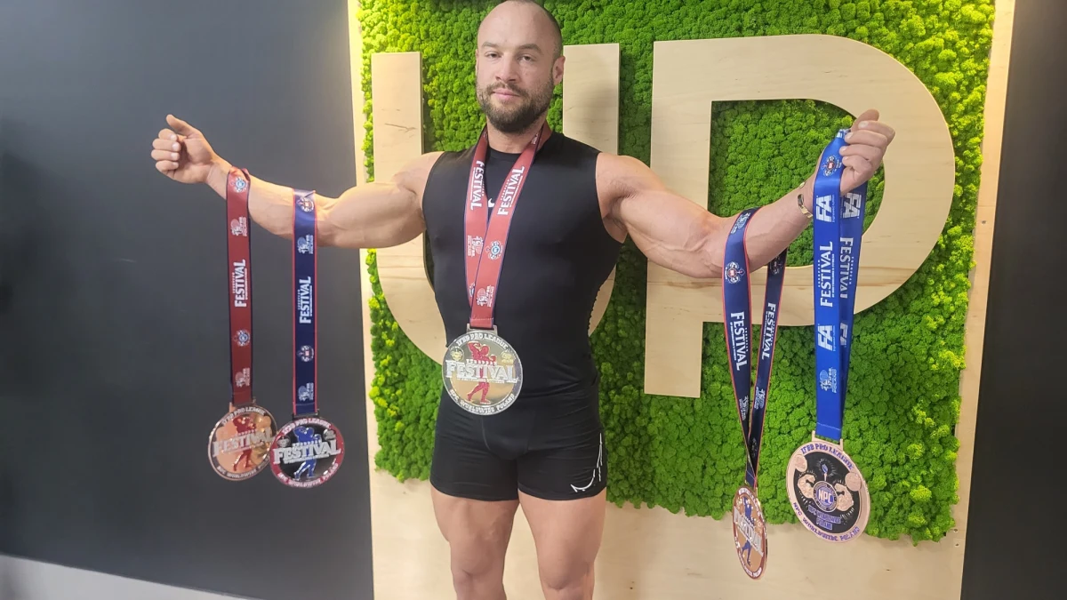 W dzień łapie przestępców, a po pracy dźwiga ciężary i wykonuje treningi cardio! Starszy aspirant Hubert Kłodziński, funkcjonariusz Wydziału Dochodzeniowo-Śledczego Komisariatu Policji Poznań Nowe Miasto, startując w Europejskim Festiwalu Sportów Sylwetkowych wywalczył m.in. pierwsze miejsce w kategorii "Beginner" oraz trzecie miejsce w kategorii "Masters". W RMF FM opowiada o swojej pasji.