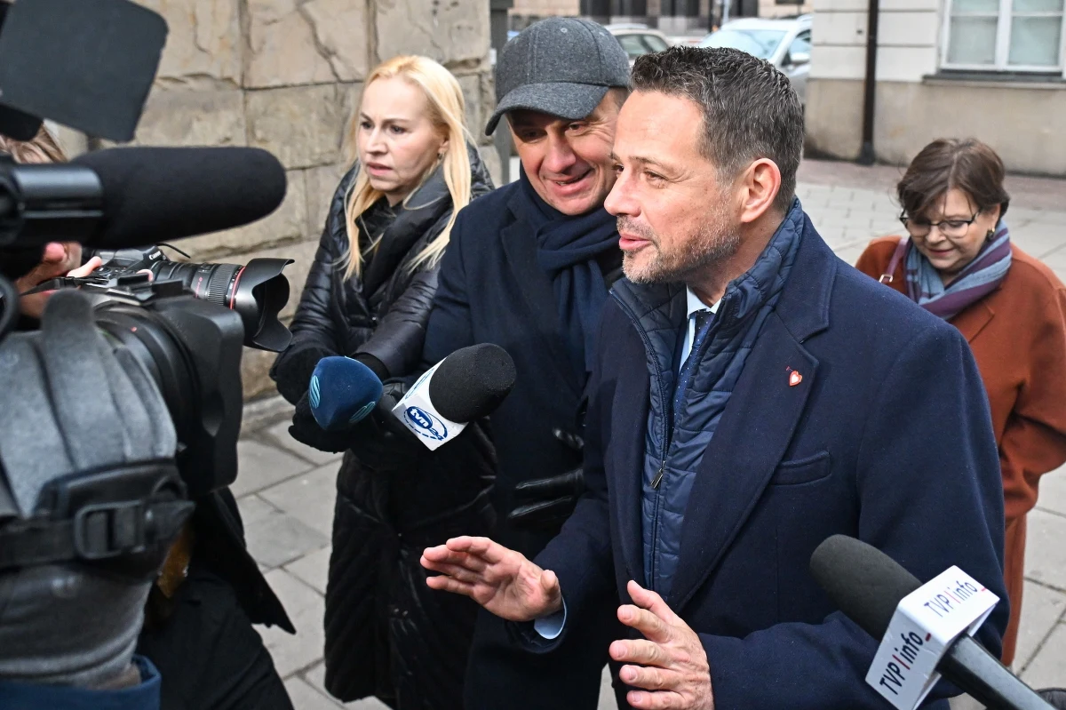 Platforma Obywatelska wciąż nie ogłosiła nazwiska kandydata na prezydenta. W sobotę o godz. 9 w warszawskiej siedzibie partii rozpoczęło się posiedzenie zarządu krajowego. Zdaniem szefa MSZ Radosława Sikorskiego, który jest jednocześnie jednym z możliwych kandydatów KO, może dziś zapaść decyzja o trybie wyboru kandydata.