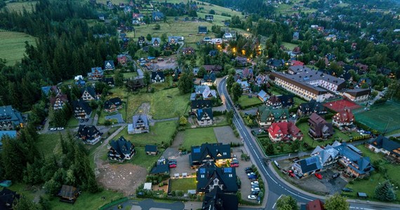 Woda w gminnym wodociągu w Kościelisku jest już czysta - przekazały władze tej podhalańskiej gminy. Zgodnie z procedurami sanepid będzie mógł wygasić decyzję o przydatności wody do spożycia dopiero w niedzielę.