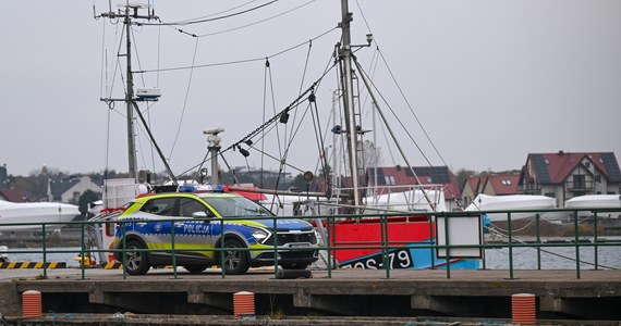 Przerwano poszukiwania nurka, który przed południem zaginął podczas schodzenia do wraku ORP Ślązak w wodach Zatoki Puckiej. Jednostki wracają do baz. Akcja zostanie wznowiona w niedzielę – poinformowała Morska Służba Poszukiwania i Ratownictwa SAR.