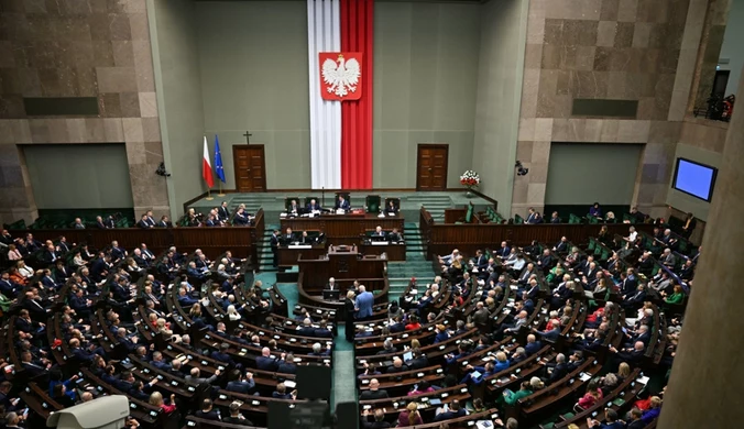 Przetasowania w najnowszym sondażu. Koalicjant pod progiem