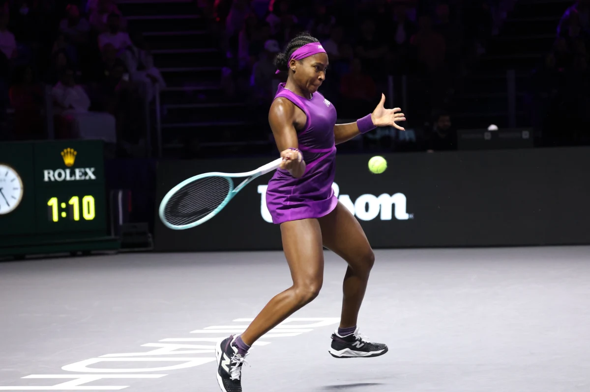 Rozstawiona z numerem trzecim Coco Gauff pokonała chińską tenisistkę Qinwen Zheng (7.) 3:6, 6:4, 7:6 (7-2) w finale turnieju WTA Finals w Rijadzie. Mecz trwał aż trzy godziny i trzy minuty.