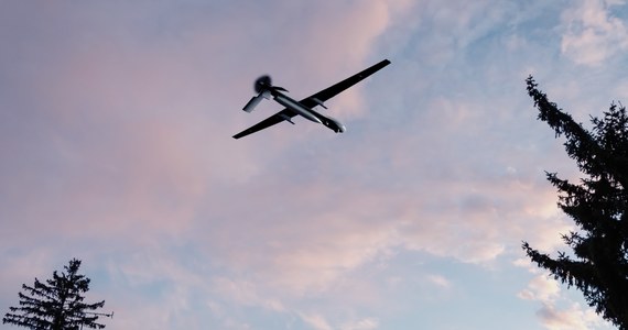 W niedzielę rano rosyjskie systemy obrony powietrznej zniszczyły drony lecące w stronę Moskwy - przekazał mer stolicy Rosji Siergiej Sobianin. Czasowo wstrzymano ruch na tamtejszych lotniskach.