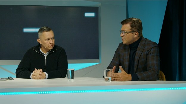 "Do jednej bramki" NA ŻYWO w każdy poniedziałek o godz. 12.00 w Interii oraz na  Polsat BOX Go .
W tekście zawarto link serwisu partnerskiego.