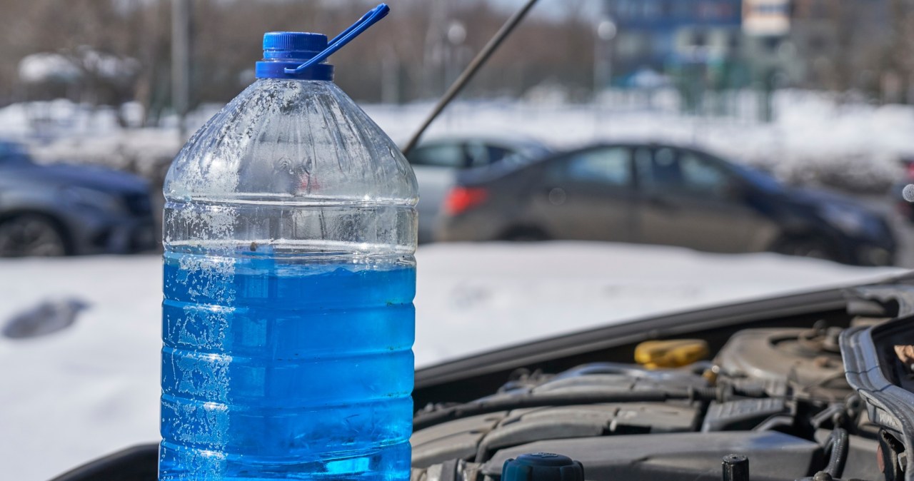 Aż 80 proc. zimowych płynów do spryskiwaczy nie spełnia norm. Jaki wybrać?