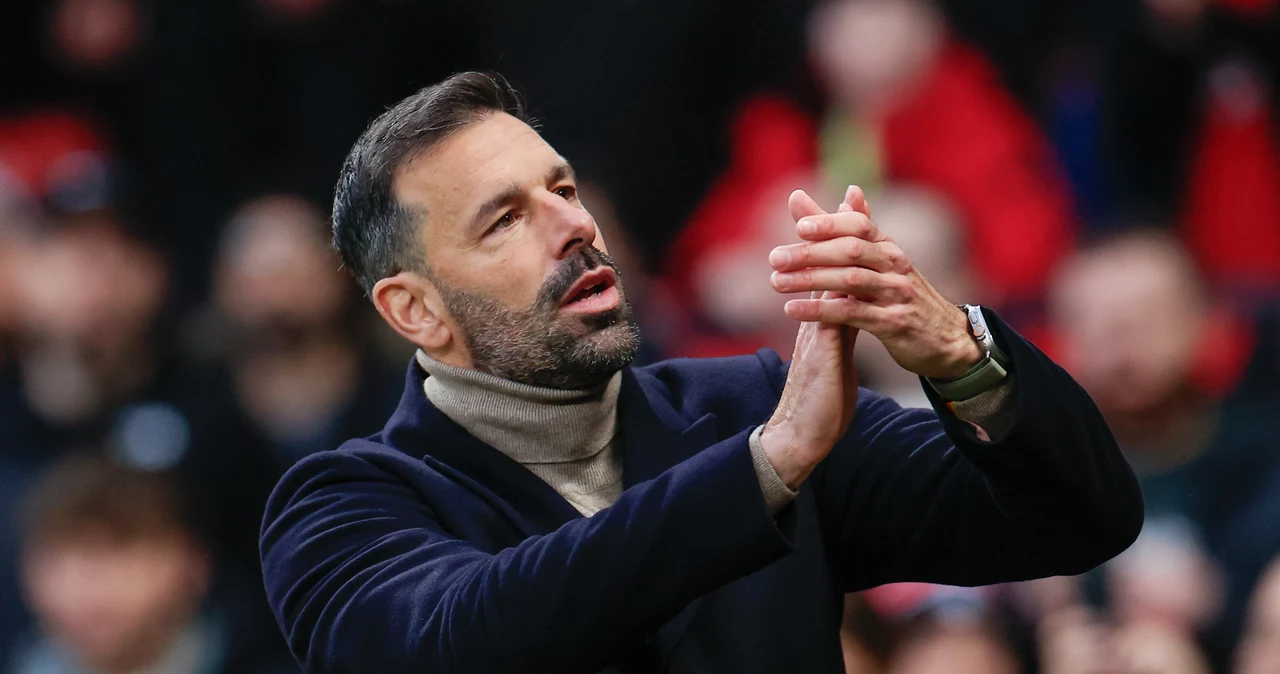 Ruud van Nistelrooy żegnający się z Old Trafford