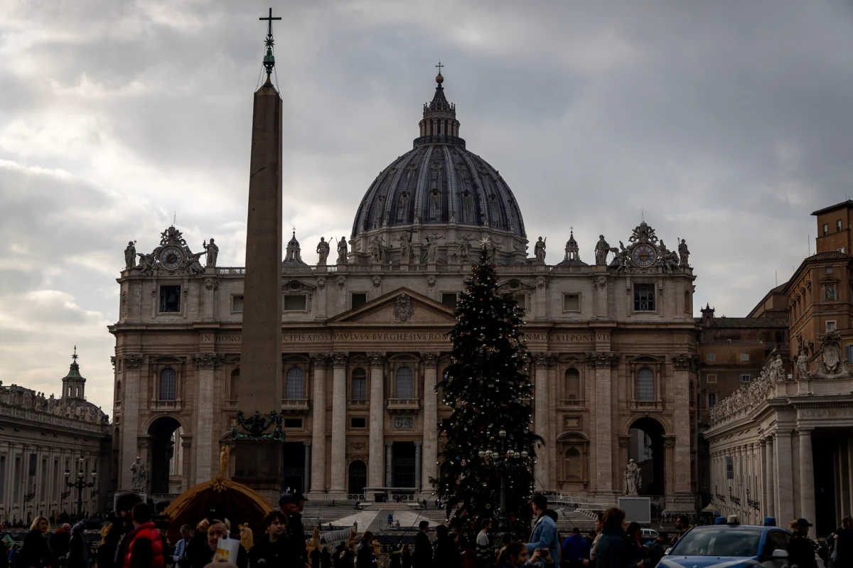 Około 40 tys. osób podpisało się pod petycją do papieża Franciszka, Gubernatoratu Państwa Watykańskiego i lokalnych władz we włoskim Trydencie ws. 200-letniej jodły. Drzewo ma zostać ścięte i ustawione przed Bożym Narodzeniem na placu św. Piotra. 