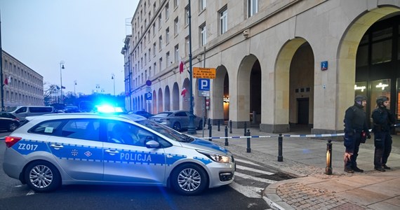 7 tysięcy policjantów w całym kraju poszło na zwolnienia lekarskie tuż przed 11 listopada - dowiedział się reporter RMF FM Krzysztof Zasada. Do przechodzenia na L4 wzywała jedna z central związkowych.