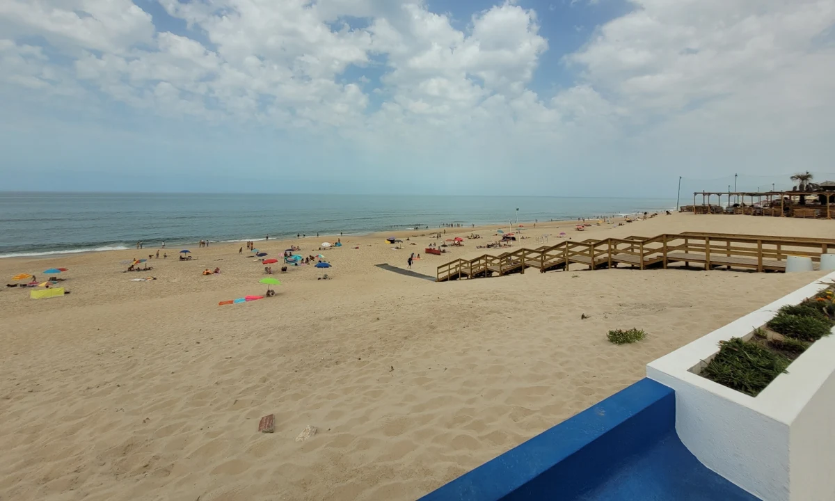 50-letni obywatel Polski utopił się podczas kąpieli w Oceanie Atlantyckim w pobliżu plaży Pedrogao, w dystrykcie Leiria, na środkowym-zachodzie Portugalii. Do tragicznego zdarzenia doszło w poniedziałek po południu.