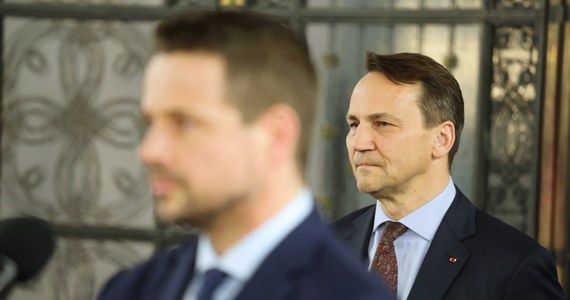 Wyłanianie kandydata do prezydentury w prawyborach Marek Sawicki z PSL nazwał "zawłaszczaniem przestrzeni medialnej" przez Koalicję Obywatelską. Trafność tego spostrzeżenia dorównuje jego oczywistości - przecież właśnie po to m.in. partie organizują prawybory. Pomysł zderzenia kandydatur Rafała Trzaskowskiego i Radosława Sikorskiego ma jednak kilka dodatkowych aspektów.