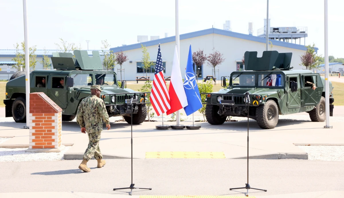 Już 13 listopada nastąpi otwarcie bazy w pomorskim Redzikowie, która będzie pierwszą stałą instalacją amerykańskich sił zbrojnych w Polsce. "Ta budowa świadczy o geostrategicznej konsekwencji Stanów Zjednoczonych" - powiedział minister spraw zagranicznych Radosław Sikorski w nagraniu opublikowanym na platformie X.