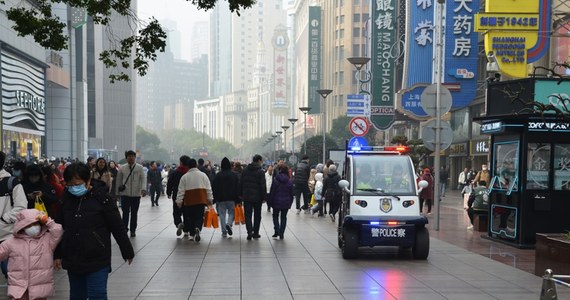 Co najmniej 35 osób zginęło, a 43 zostały ranne po tym, jak mężczyzna kierujący samochodem wjechał w tłum w miejscowości Zhuhai na południu Chin. Ze wstępnych ustaleń policji wynika, że sprawca chciał dopuścić się "zemsty na społeczeństwie".