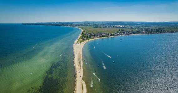 W Rewie, malowniczej miejscowości nad Zatoką Pucką, lada chwila ruszą prace związane z budową nowej opaski brzegowej oraz remontem istniejącej. Ma to wpłynąć na poprawę bezpieczeństwa powodziowego. Powstanie nowy trakt spacerowy wzdłuż brzegu.