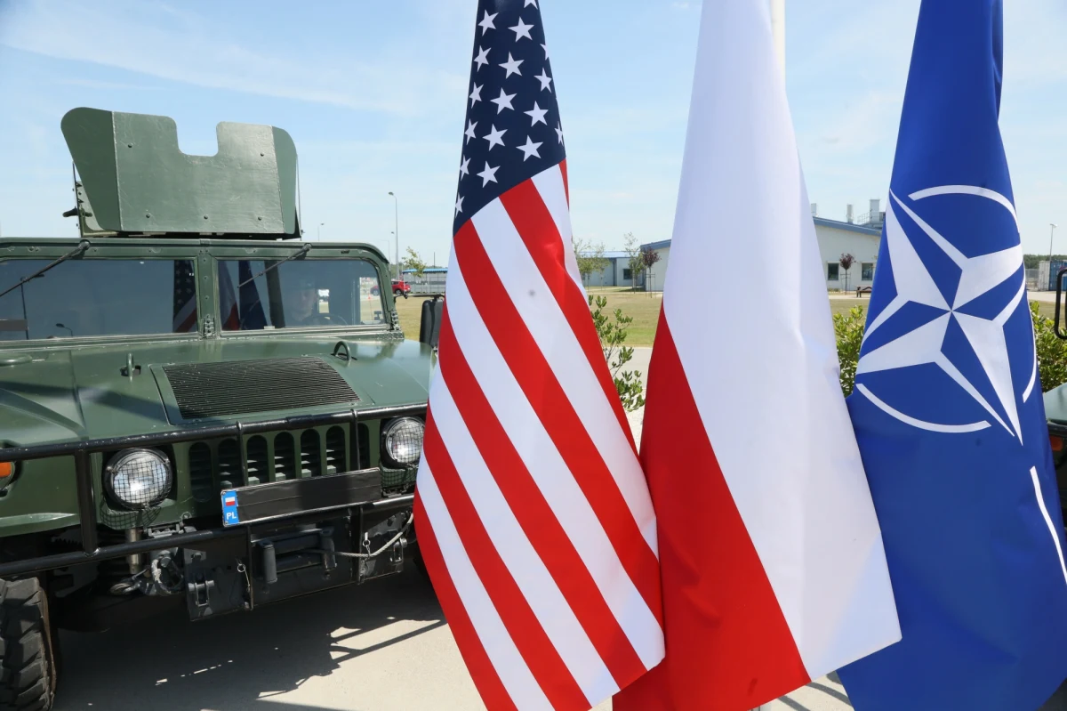 W środę zostanie otwarta budowana od 2016 roku baza tarczy antyrakietowej USA w Redzikowie w Pomorskiem. Jej zadaniem ma być wspieranie NATO-wskiego systemu obrony przeciwlotniczej. Głównym uzbrojeniem bazy są zaprojektowane do działań na morzu ultracelne antyrakiety SM-3, których obsługę zapewniają żołnierze US Navy.