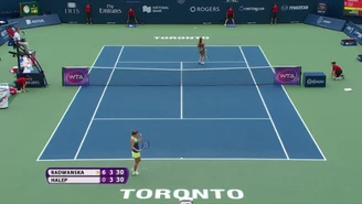 Radwańska przegrała z Halep w Toronto. Skrót meczu