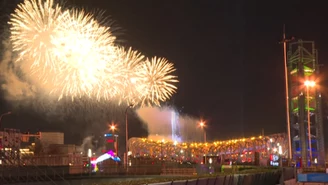 Pokaz fajerwerków podczas ceremonii zamknięcia igrzysk w Pekinie. WIDEO