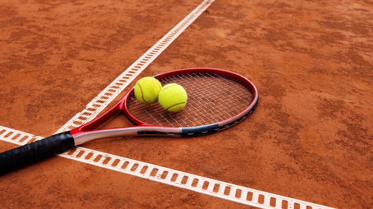 Od 14 do 17 listopada w Krakowie i Giebułtowie odbędą się XXV Halowe Mistrzostwa Polski Lekarzy w Tenisie. Impreza po 20 latach przerwy wróciła do Małopolski. Wydarzenie gromadzi lekarzy z całej Polski i pokazuje znaczenie aktywności sportowej.