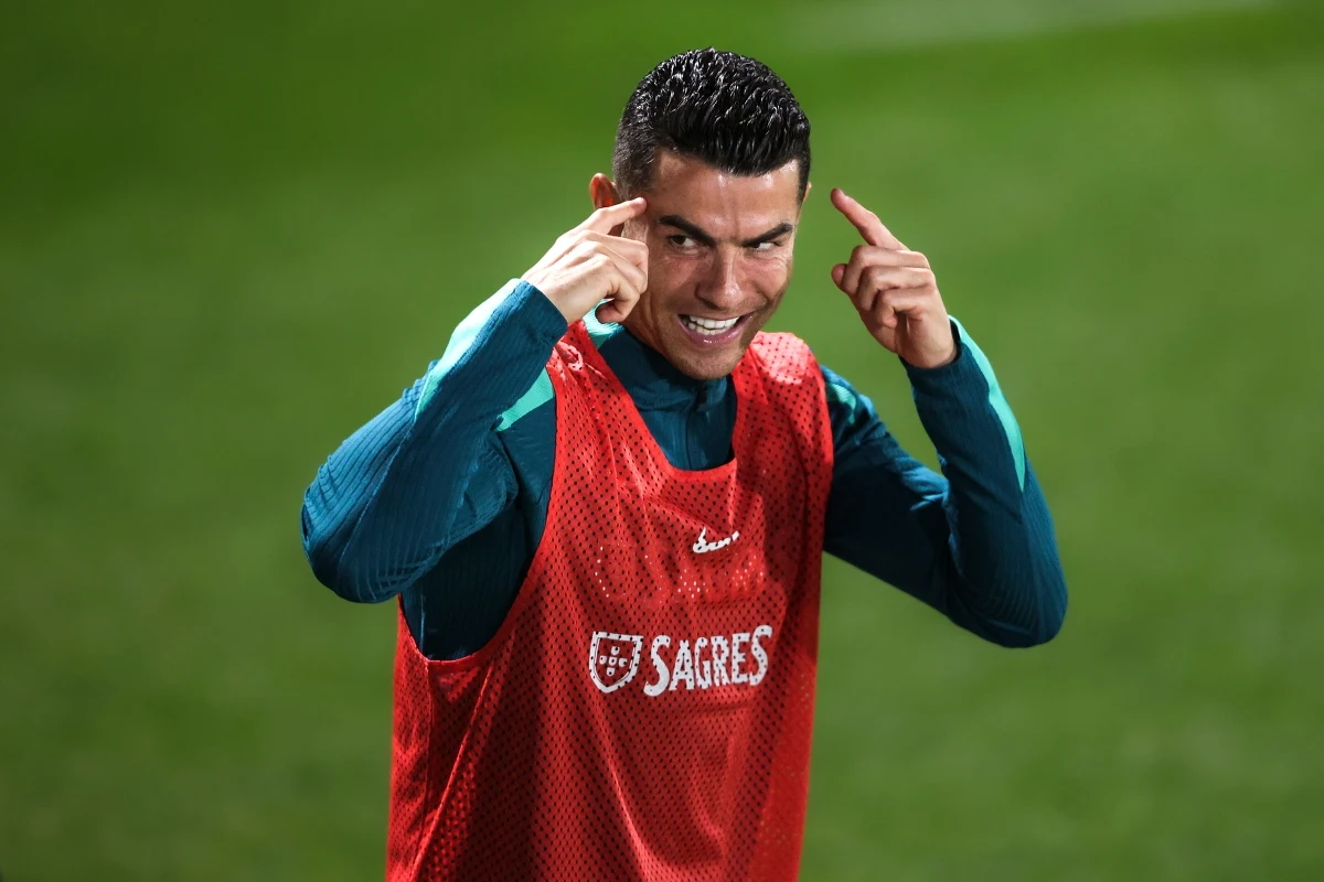 Cristiano Ronaldo powiedział, co myśli o tych, którzy nie chcą grać w reprezentacji Portugalii. Gwiazdor wywołał dyskusję przed piątkowym meczem z Polską w Lidze Narodów. W ekipie "Biało-Czerwonych" zabraknie Roberta Lewandowskiego.