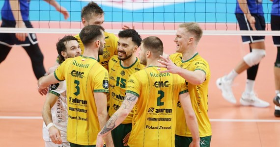 Siatkarze Aluronu CMC Warty Zawiercie wygrali z austriackim zespołem Hypo Tirol Innsbruck 3:0 (25:21, 25;19, 25:16) w pierwszym meczu grupy C Ligi Mistrzów. Zespół z Jury Krakowsko-Częstochowskiej swoje "domowe" pojedynki LM rozgrywa w Sosnowcu.