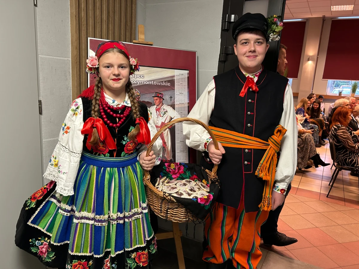 100 lat temu, 13 lipca 1924 r., Władysław Reymont otrzymał literacką nagrodę Nobla. Nagrodzona została czterotomowa powieść "Chłopi", która opowiada o życiu mieszkańców wsi Lipce Reymontowskie. W środę Lipce świętowały! Uroczyste obchody rozpoczęło złożenie kwiatów przed pomnikiem Reymonta. Później przyszedł czas na okolicznościowe przemówienia, a na zakończenie uczniowie szkół podstawowych z terenu gminy wystawili scenki z wybranych fragmentów powieści.