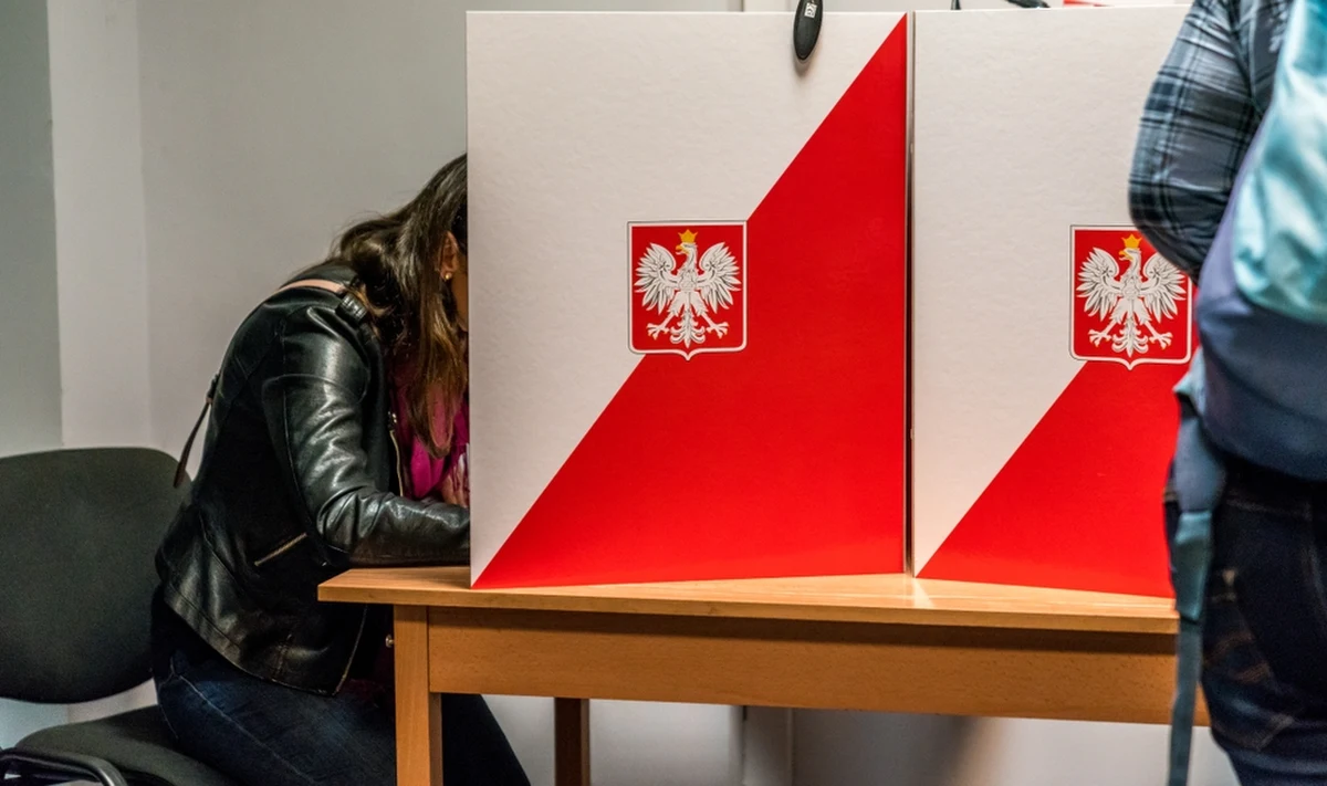 Marszałek Sejmu Szymon Hołownia zapowiedział, że datę wyborów prezydenckich ogłosi na początku stycznia, najprawdopodobniej tuż po święcie Trzech Króli. Skąd w jego zapowiedziach święto Trzech Króli i jakie daty głosowania wchodzą w grę?