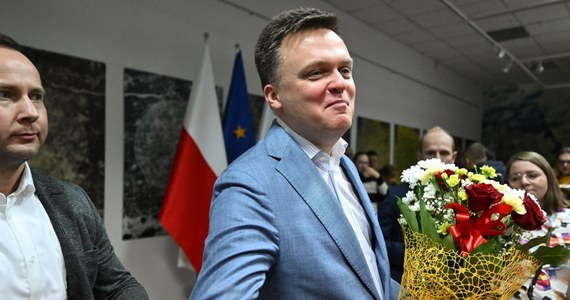 "Na czas kandydowania w wyborach prezydenckich nie zamierzam przerwać pełnienia funkcji marszałka Sejmu" - oświadczył Szymon Hołownia. "Zamierzam nadal służyć Polsce na tym stanowisku" - podkreślił.