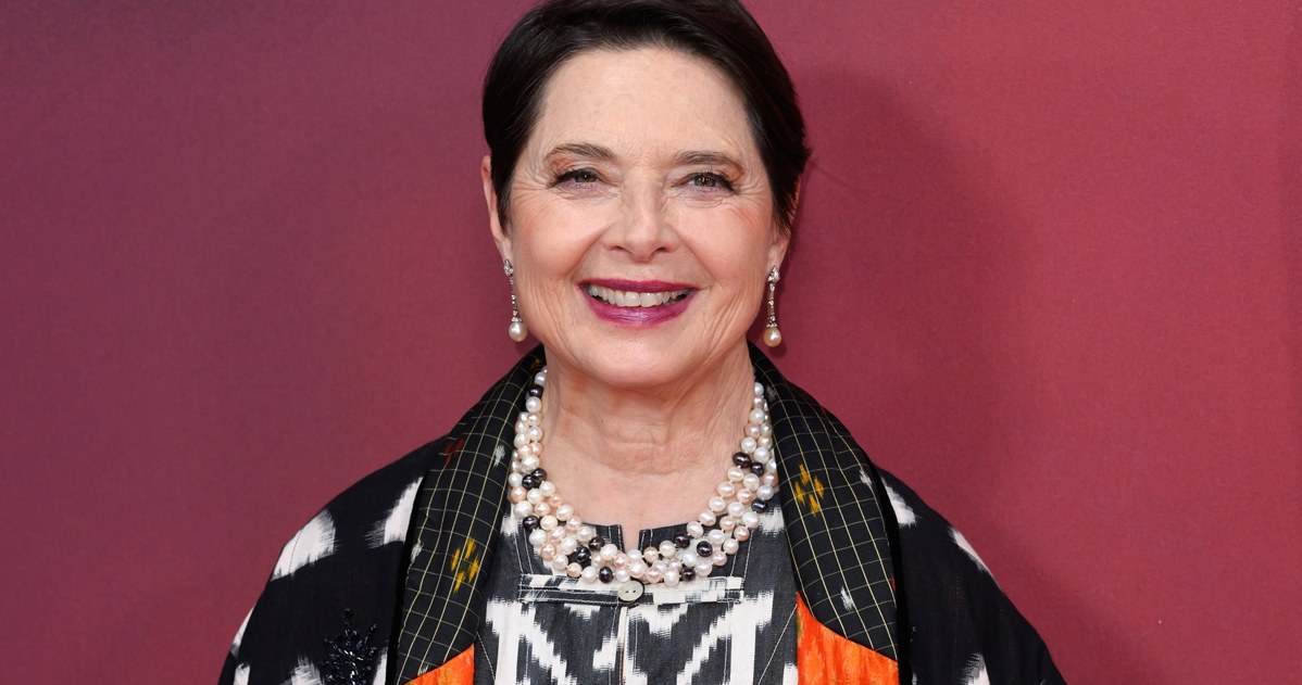 "Isabella Rossellini jest genialna", "kradnie ekran", "jednym sugestywnym spojrzeniem przykuwa uwagę" - piszą zagraniczne media o najnowszej roli aktorki w filmie "Konklawe" i dodają, że gwiazda "Wiecznej miłości", "Blue Velvet" i "Ze śmiercią jej do twarzy" już teraz może być pewna przyszłorocznej oscarowej nominacji.