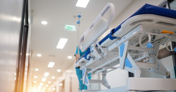 Wojewódzki Szpital Rehabilitacyjny dla Dzieci w Jastrzębiu-Zdroju to kolejna placówka w kraju, której może grozić nawet likwidacja, jeśli w życie weszłyby zapisy projektu rozporządzenia Ministerstwa Zdrowia w sprawie świadczeń gwarantowanych z zakresu rehabilitacji leczniczej. Przeciwko nowym proponowanym rozwiązaniom protestują rodzice małych pacjentów. Specjalną uchwałę w tej sprawie przyjęli też radni Jastrzębia-Zdroju.