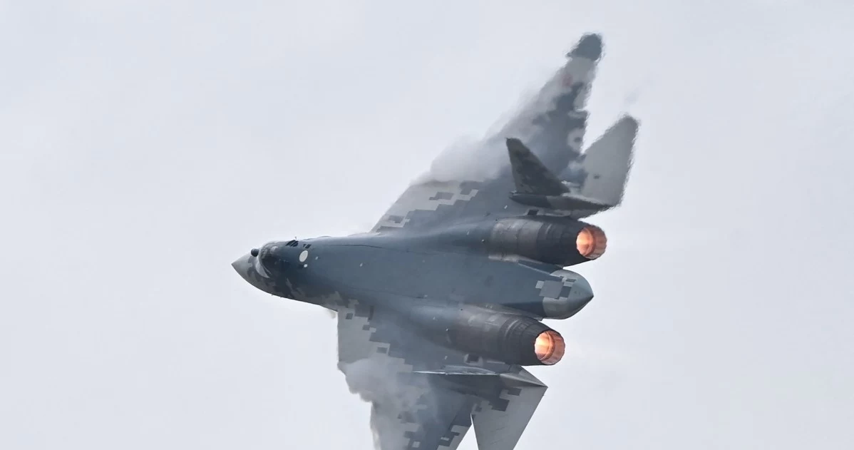 Su-57 podczas prezentacji na chińskich targach lotniczych w Zhuhai