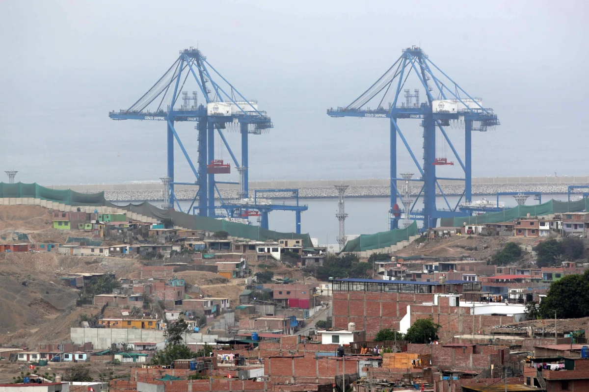 Odwiedzający Peru przywódca Chin Xi Jinping wirtualnie otworzył w czwartek wielki port Chancay w pobliżu Limy. Zbudowany, sfinansowany i kontrolowany przez państwową chińską firmę port ma usprawnić bezpośredni transport towarów pomiędzy Azją a Ameryką Południową.
