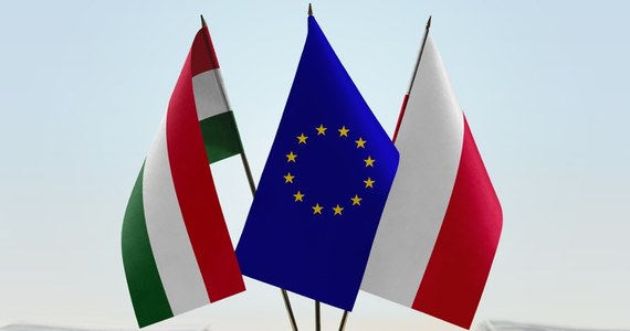 We wtorek Węgry znajdą się po raz kolejny na dywaniku w Unii Europejskiej w ramach procedury art. 7 Traktatu UE. Tym razem nietypowo, bo - jak donosi dziennikarka RMF FM w Brukseli - sami będą przewodniczyć spotkaniu, podczas którego będą krytykowani za łamanie zasad praworządności. Przedstawiciel Węgier będzie także przewodniczyć we wtorek dyskusji o praworządności... w Polsce. 