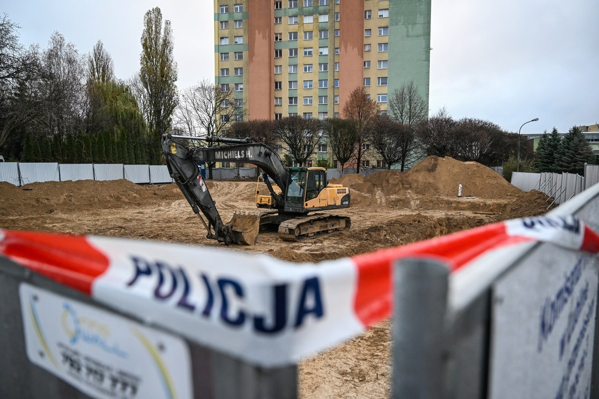 Saperzy usunęli niewybuch znaleziony na placu budowy nowego komisariatu policji przy ul. Walecznych w Lublinie. Ewakuowani z tego rejonu mieszkańcy mogą wracać do domów. 