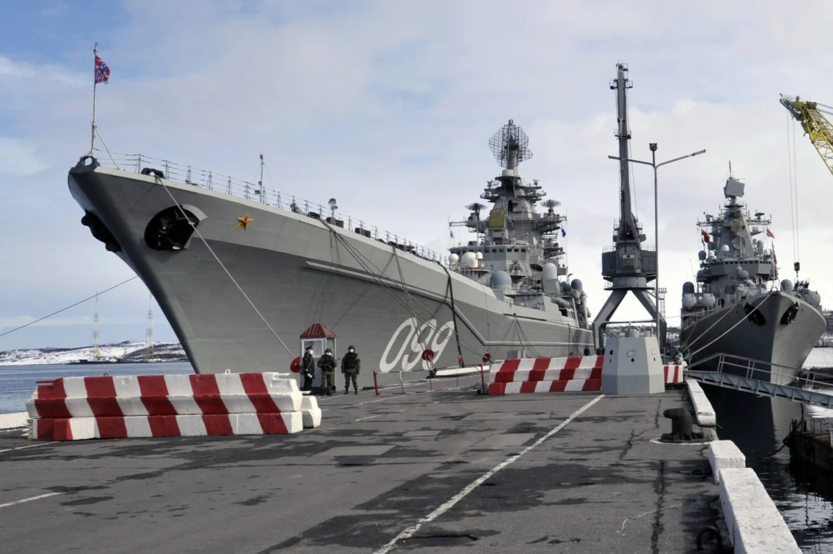 Nie widać końca problemów rosyjskiej marynarki wojennej. Nie chodzi tu jednak o kłopoty Floty Czarnomorskiej, której siły ukraińskie przez prawie trzy lata pełnoskalowej wojny wyrządziły spore szkody, ale o trudności w naprawach i modernizacji niefrontowych jednostek. Świetnym tego przykładem jest "Admirał Nachimow".