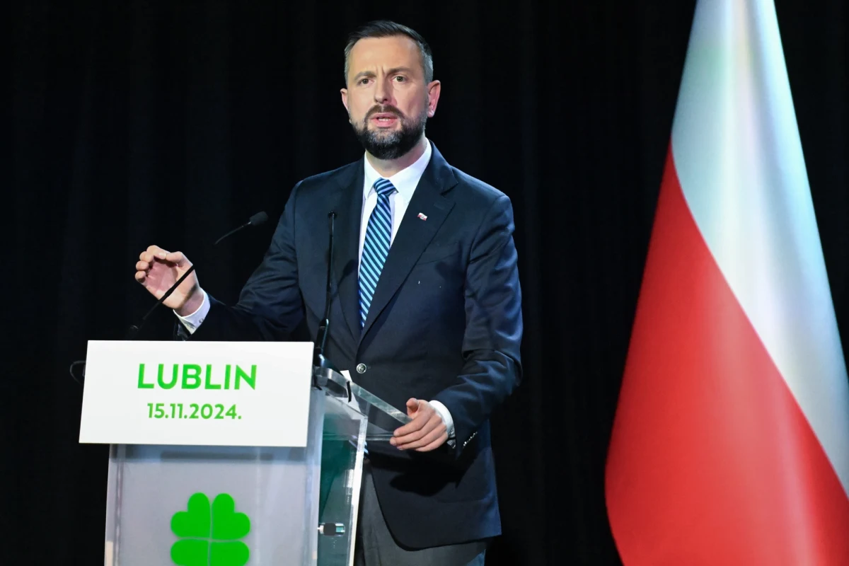 Wicepremier Władysław Kosiniak-Kamysz poinformował podczas konwencji PSL w Lublinie, że od przyszłego roku obciążenie składką zdrowotną dla około miliona przedsiębiorców, którzy płacą jej najniższy wymiar, spadnie o 25 proc. Zapowiedział też likwidację tzw. zasady 10H przy budowie wiatraków.