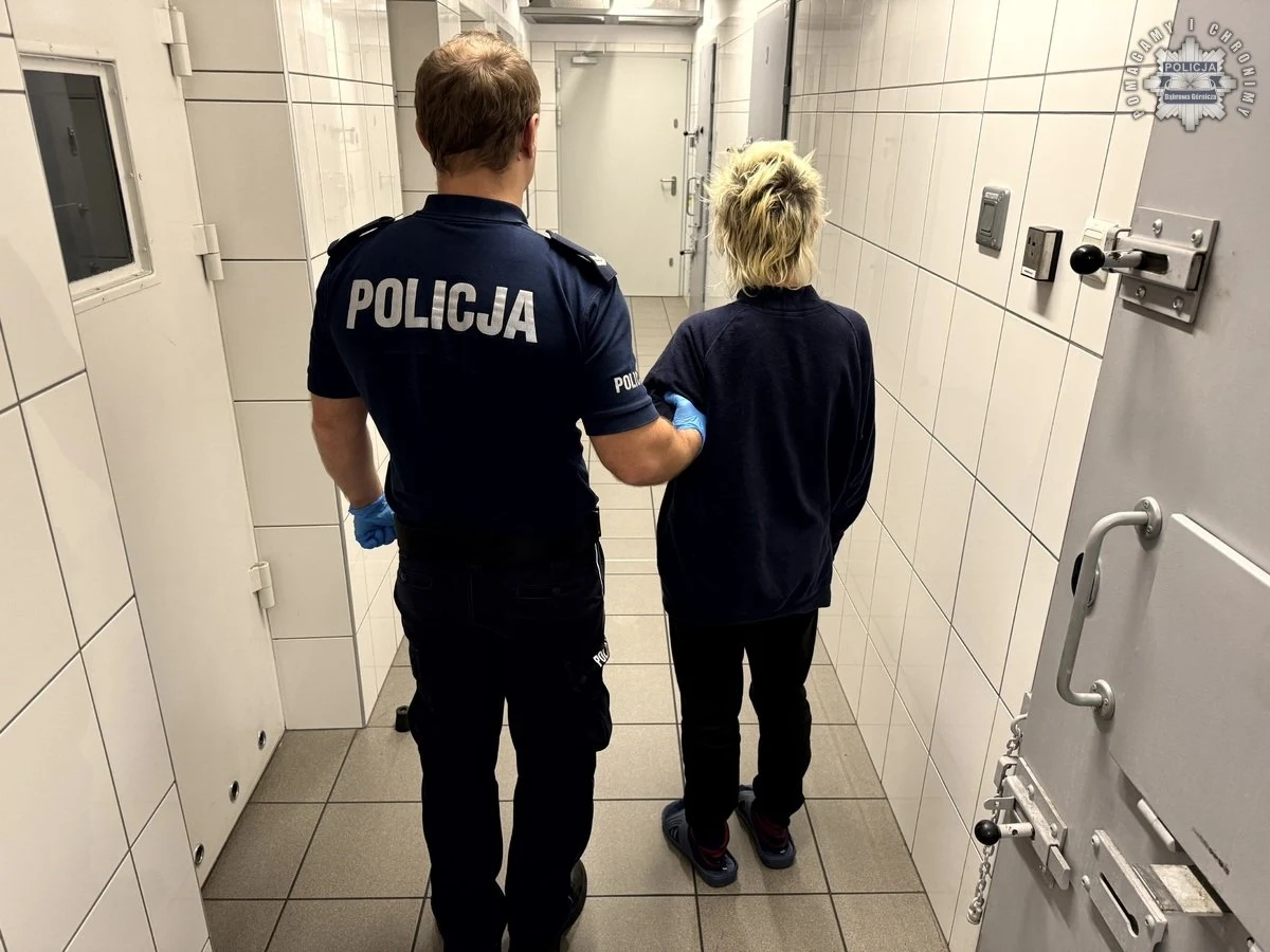 Policjanci z Dąbrowie Górniczej zatrzymali 54-letnią kobietę, która jest podejrzana o zabójstwo swojego 45-letniego partnera. Do tragicznego zdarzenia doszło we wtorek w godzinach wieczornych w jednym z mieszkań na terenie miasta. Kobiecie grozi dożywocie. 