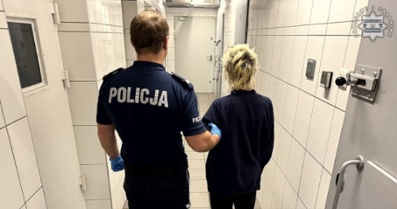 Policjanci z Dąbrowie Górniczej zatrzymali 54-letnią kobietę, która jest podejrzana o zabójstwo swojego 45-letniego partnera. Do tragicznego zdarzenia doszło we wtorek w godzinach wieczornych w jednym z mieszkań na terenie miasta. Kobiecie grozi dożywocie. 