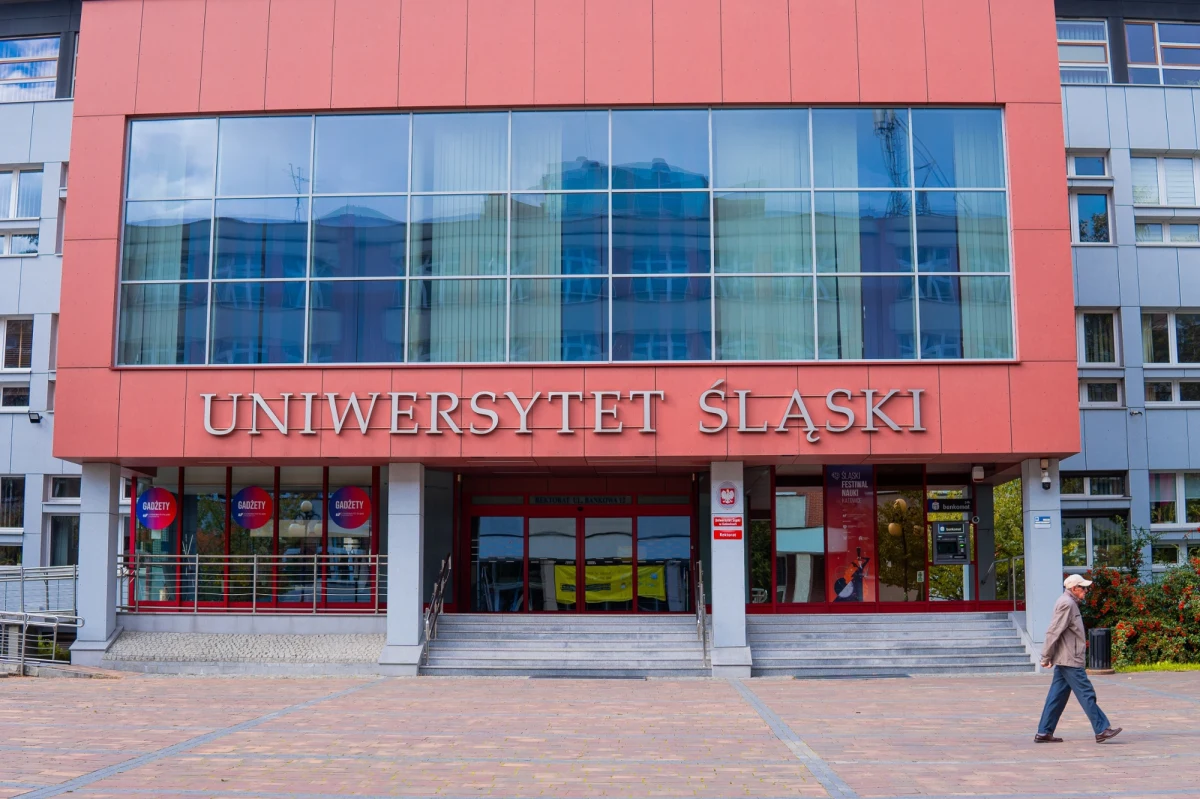 Uniwersytet Śląski w Katowicach otworzył nowy kierunek studiów podyplomowych pod nazwą "Region – Język i Kultura". Przeznaczony jest głównie dla pedagogów, by pomóc im zadbać o tradycję, szczególnie w kontekście nauki języka śląskiego.