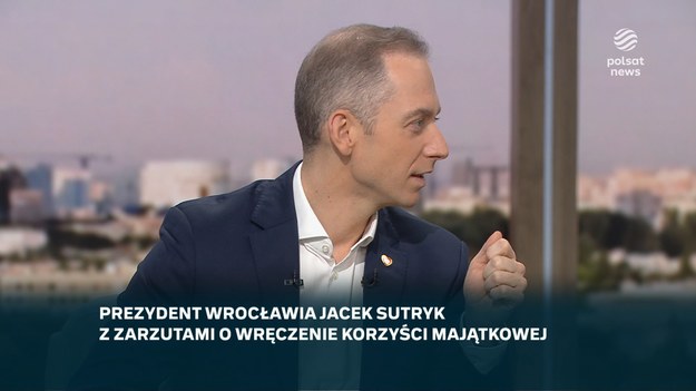  Dzisiaj, jeżeli dochodzi do zatrzymania Jacka Sutryka czy Czarneckiego, wiemy, że państwo traktuje ludzi równo. Jestem dumny z takiego państwa, bo o takie państwo walczyłem - zapewnił Cezary Tomczyk.