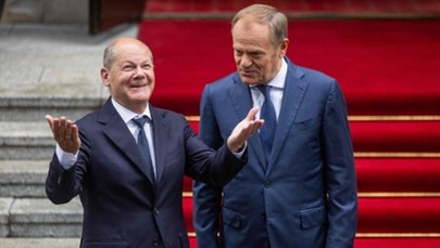 Tusk o strategii wojowania telefonem. Scholz w ogniu krytyki