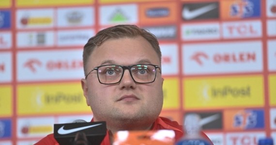 Łukasz Gawrjołek, który pełni funkcję team menedżera piłkarskiej reprezentacji Polski, przeprosił za sytuację z meczu z Portugalią w Lidze Narodów. Z powodu jego błędu na boisko nie mógł zostać wpuszczony Karol Świderski. "To się nigdy więcej nie powtórzy" - zapewnił podczas konferencji prasowej. 