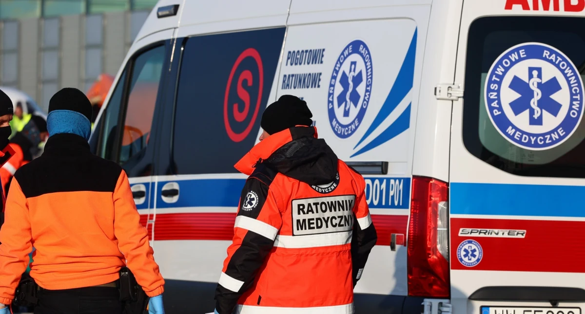 Dwie osoby ze świętokrzyskiego Tarczku trafiły do szpitala po podtruciu czadem. Wśród poszkodowanych jest 9-letni chłopiec - przekazał starszy kapitan Marcin Bajur ze straży z Komendy Wojewódzkiej PSP w Kielcach.