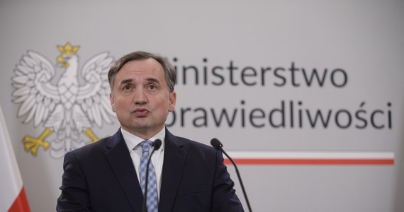 Prawdopodobnie jeszcze w tym tygodniu prokurator generalny podejmie decyzję w sprawie wniosku o uchylenie immunitetu Zbigniewowi Ziobrze - dowiedział się reporter RMF FM Kacper Wróblewski.  