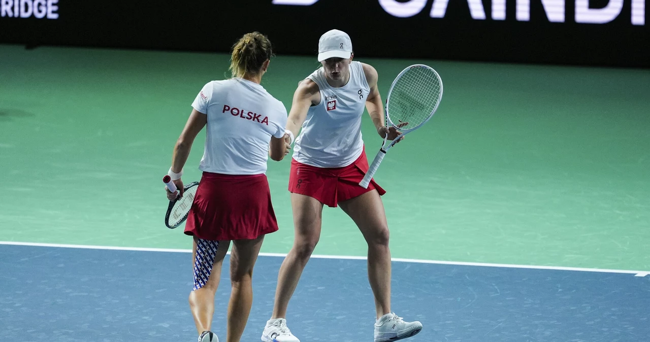 Reprezentacja Polski w finałach Billie Jean King Cup. Na zdjęciu Iga Świątek i Katarzyna Kawa