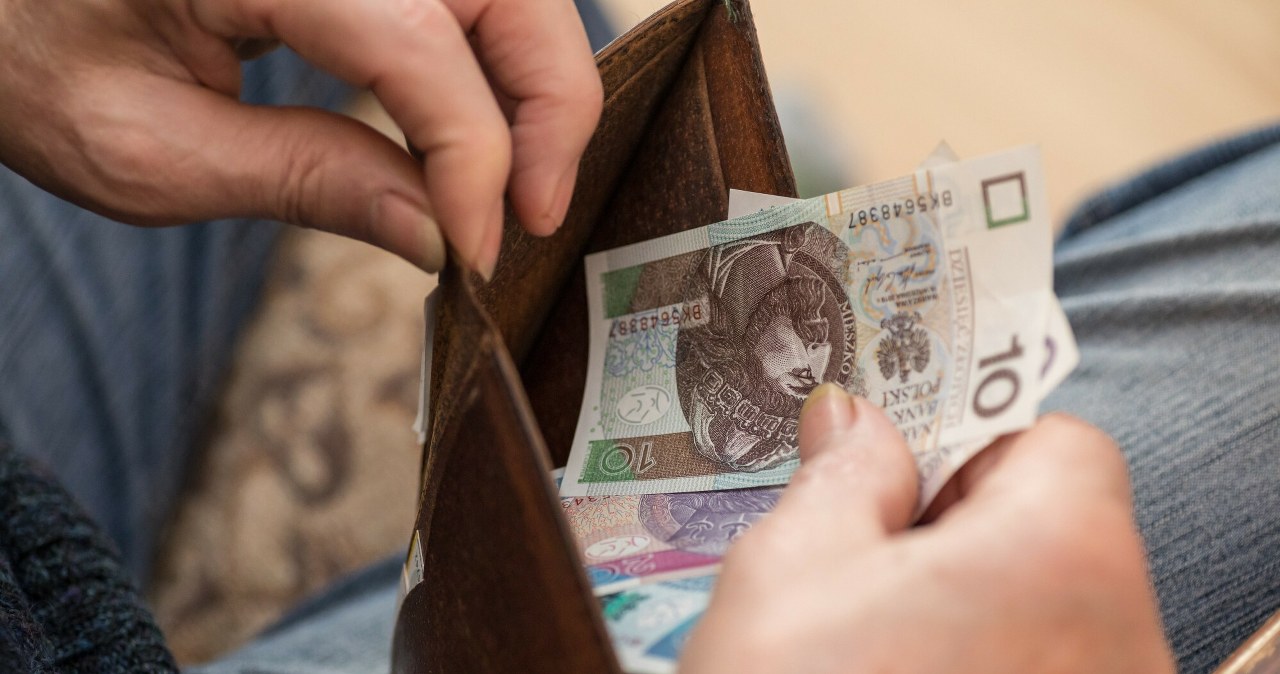 Pracownicy liczą na coraz wyższe pensje. NBP nie ma dobrych wiadomości