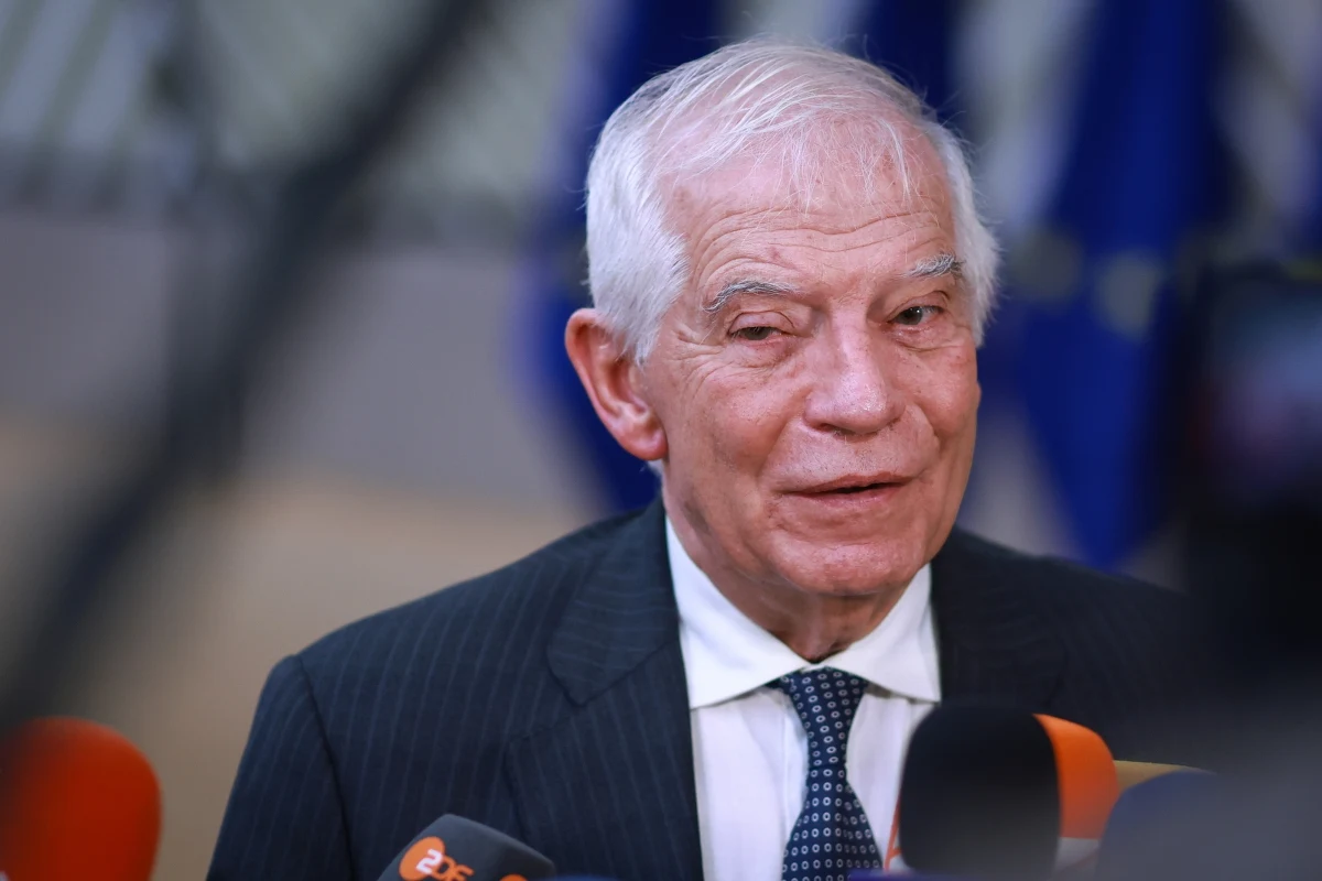 "Ukraina powinna móc użyć broni, którą jej dostarczyliśmy - nie tylko po to, by zatrzymać strzały, ale także po to, by móc trafić łuczników" – powiedział szef dyplomacji Unii Europejskiej Josep Borrell. Dodał, że liczy na to, że państwa członkowskie wyrażą na to zgodę, a rozmowy na ten temat będą jeszcze prowadzone. 