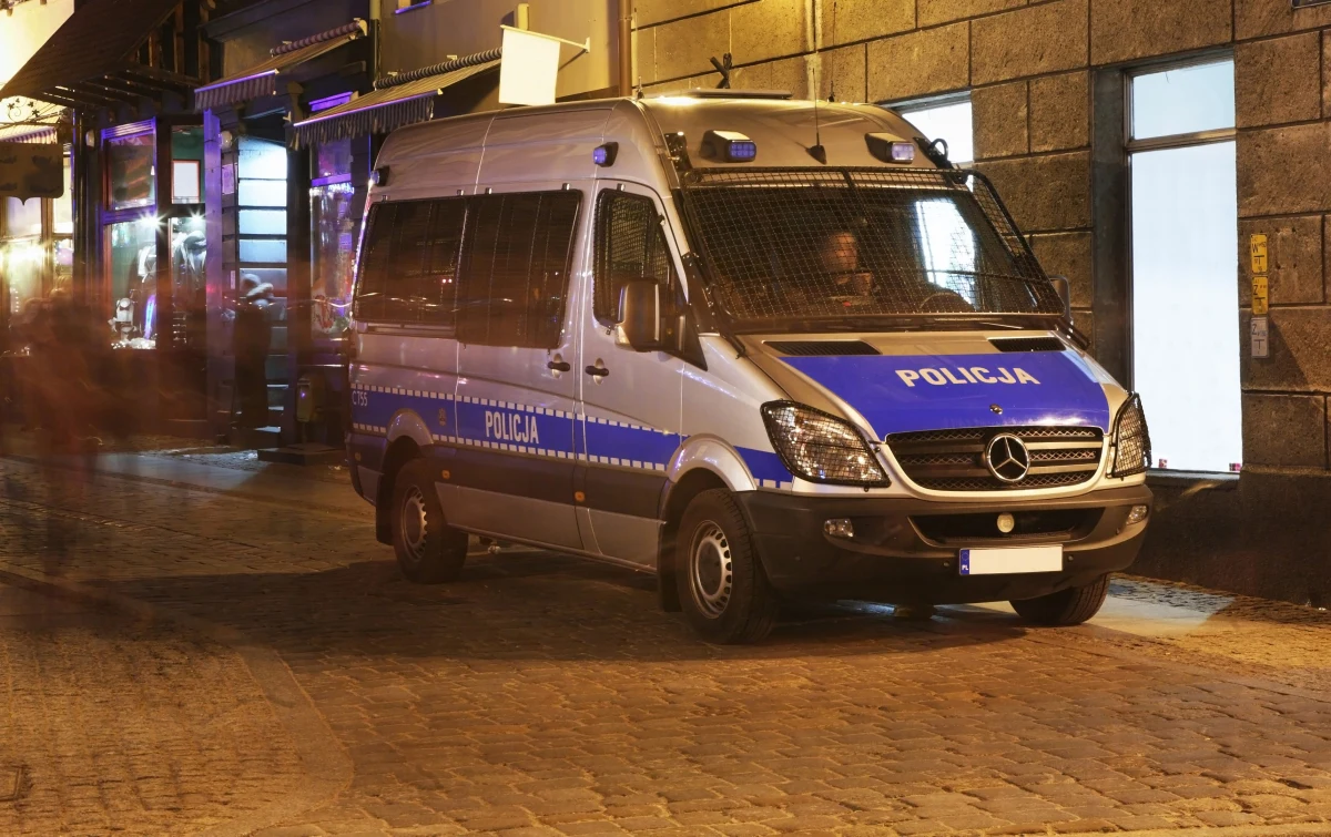 W centrum Płocka (Mazowieckie) policja zatrzymała dwóch obywateli Kolumbii w wieku 30 i 35 lat. Młodszy z mężczyzn wywołał awanturę, był agresywny i miał przy sobie długi nóż. Interweniujący funkcjonariusze znaleźli u obu mężczyzn narkotyki - marihuanę i metamfetaminę.