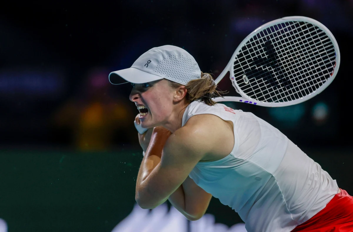 Polskie tenisistki przegrały z Włoszkami 1:2 w półfinale turnieju finałowego Billie Jean King Cup w Maladze. O odpadnięciu Biało-Czerwonych zadecydowała deblowa przegrana Igi Świątek i Katarzyny Kawy z Sarą Errani i Jasmine Paolini 5:7, 5:7.